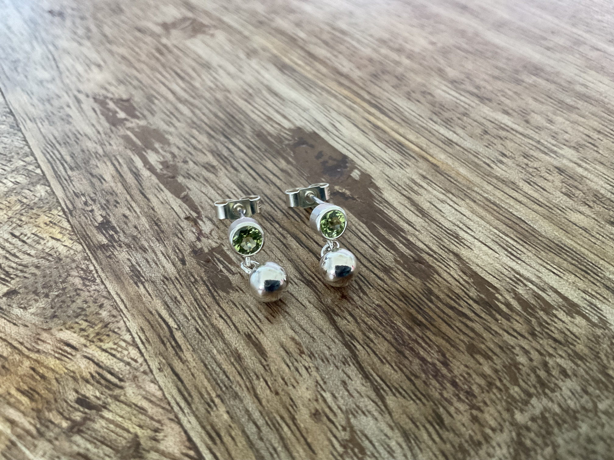 Peridot & Circles Stud Dangle Earrings - Click Image to Close